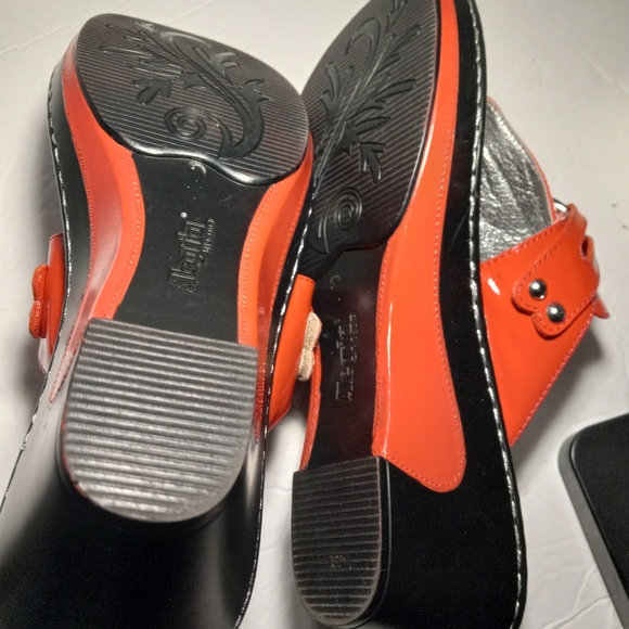 Alegria Casual Slip On Wedge Thong Leather Sandal Womens Size 10OL-107 Red - Picture 3 of 4